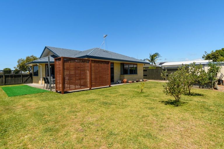 Photo of property in 118 Evans Road, Papamoa Beach, Papamoa, 3118