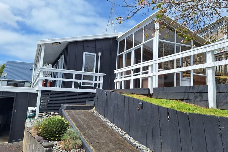 Photo of property in 16 Camellia Avenue, Bell Block, New Plymouth, 4312