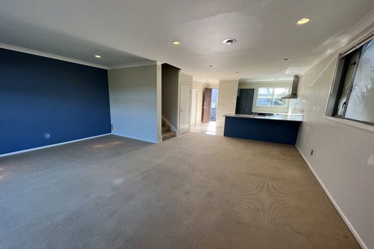 Photo of property in 9m Clearwater Cove, West Harbour, Auckland, 0618