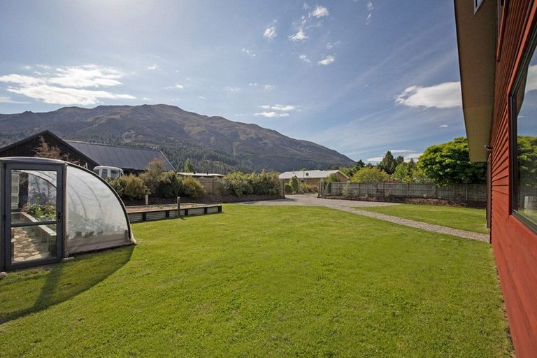 Photo of property in 18 Hewson Crescent, Lake Hawea, Wanaka, 9382