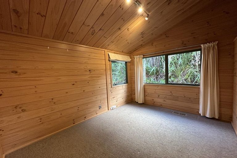 Photo of property in 8a Riverstone Drive, Riverstone Terraces, Upper Hutt, 5018