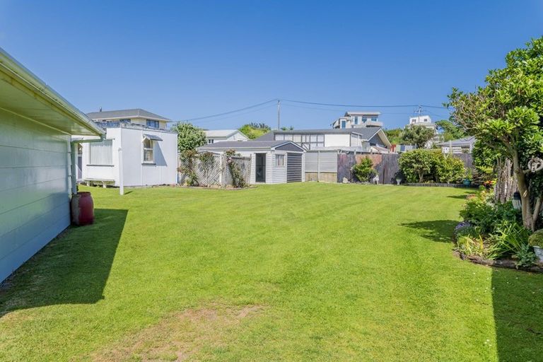 Photo of property in 36 Signal Street, Foxton Beach, Foxton, 4815