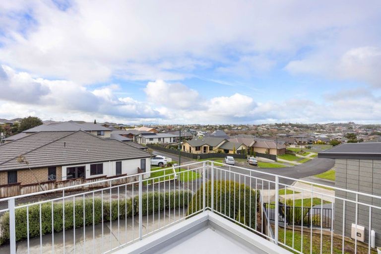 Photo of property in 15 Evergreen Rise, Grandview Heights, Hamilton, 3200