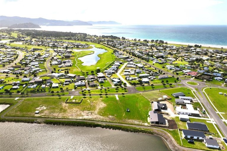 Photo of property in 332 Harbour Drive East, Matarangi, Whitianga, 3592
