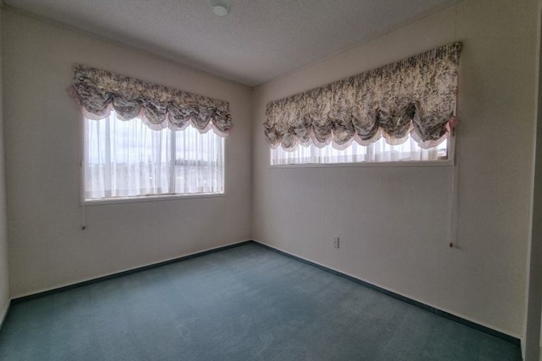 Photo of property in 17b Colmar Road, Mellons Bay, Auckland, 2014