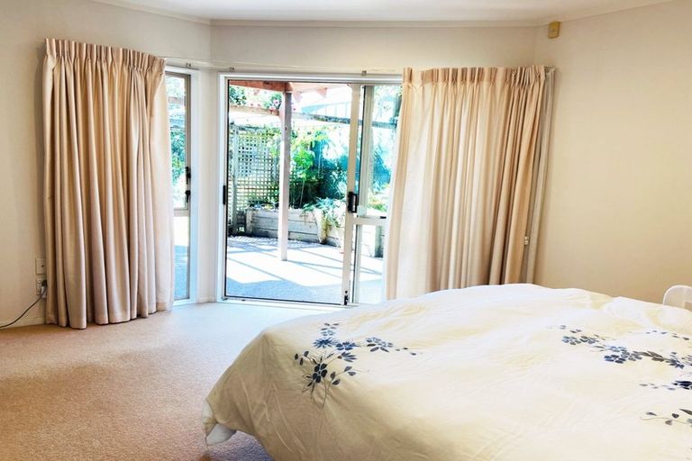 Photo of property in 1c Picasso Drive, West Harbour, Auckland, 0618