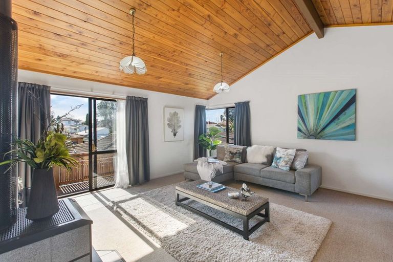 Photo of property in 2/10 Don Street, Papakura, 2110