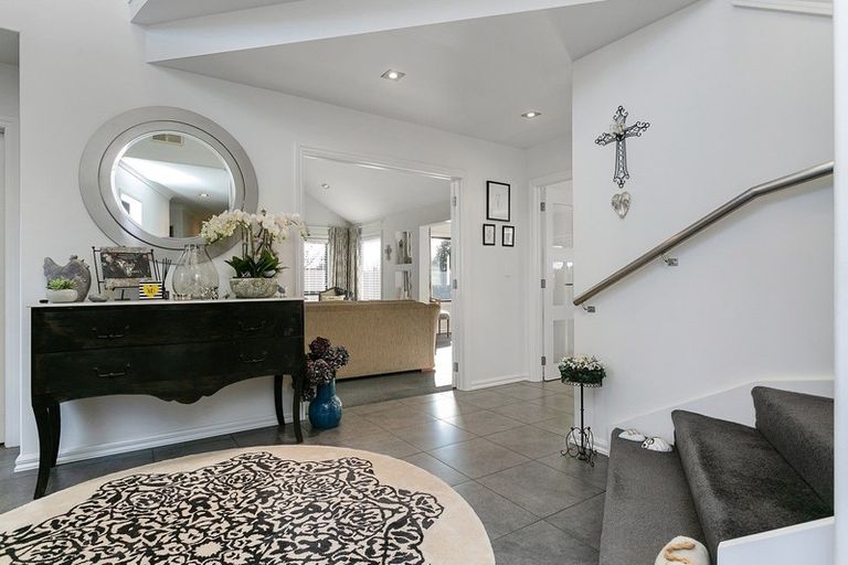 Photo of property in 15 Naomi Place, Cambridge, 3434