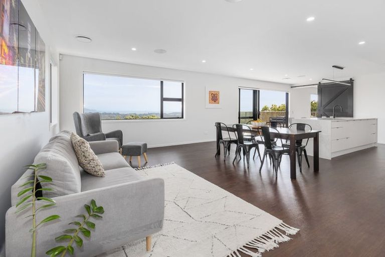 Photo of property in 94 Kotare Street, Waikanae, 5036