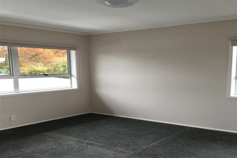 Photo of property in 1/33 Awaruku Road, Torbay, Auckland, 0630