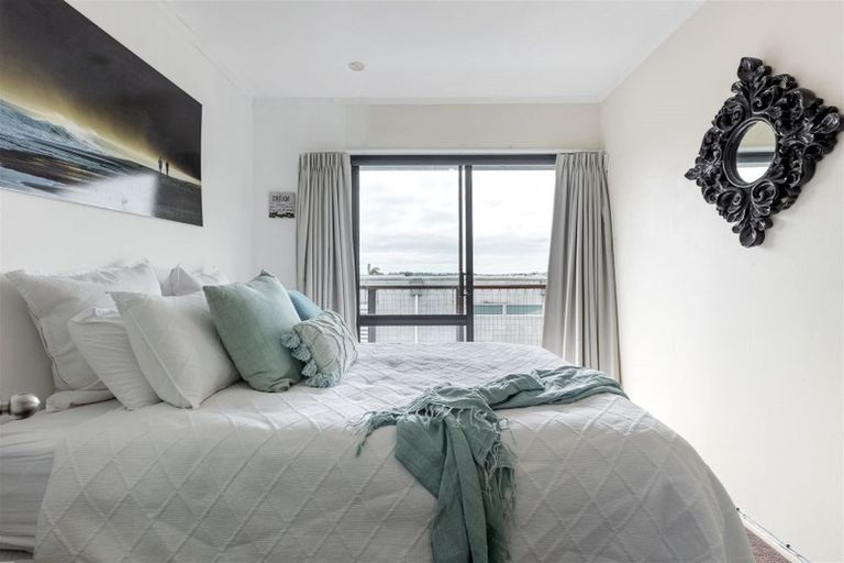 Photo of property in 14 Indus Place, Half Moon Bay, Auckland, 2012