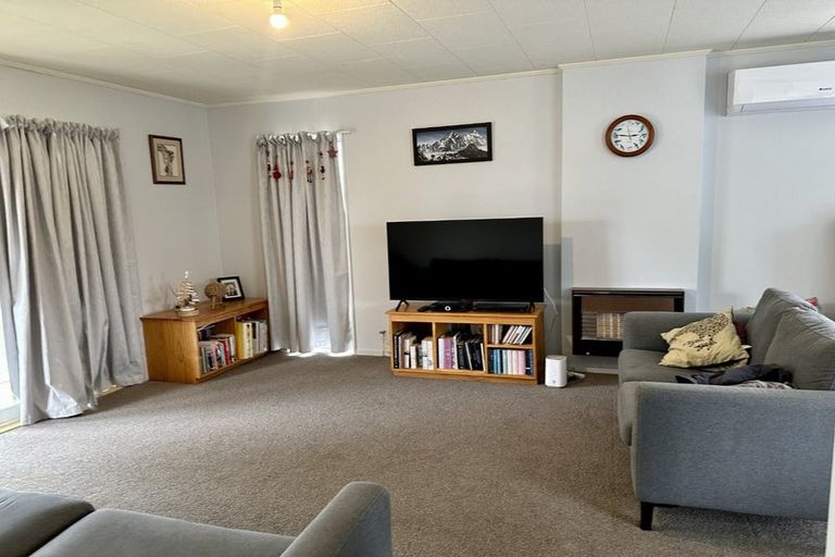 Photo of property in 64 Rhodes Drive, Kelvin Grove, Palmerston North, 4414