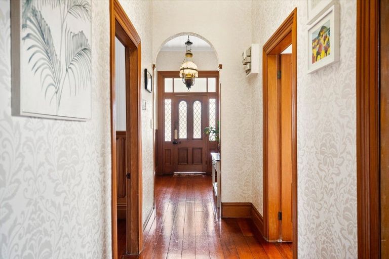 Photo of property in 6 Shortland Street, Regent, Whangarei, 0112