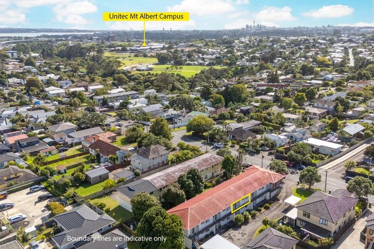 Photo of property in 7/45 Blockhouse Bay Road, Avondale, Auckland, 1026