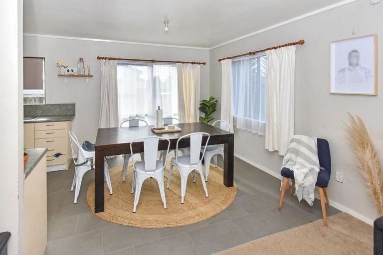 Photo of property in 32a Barneys Farm Road, Clendon Park, Auckland, 2103
