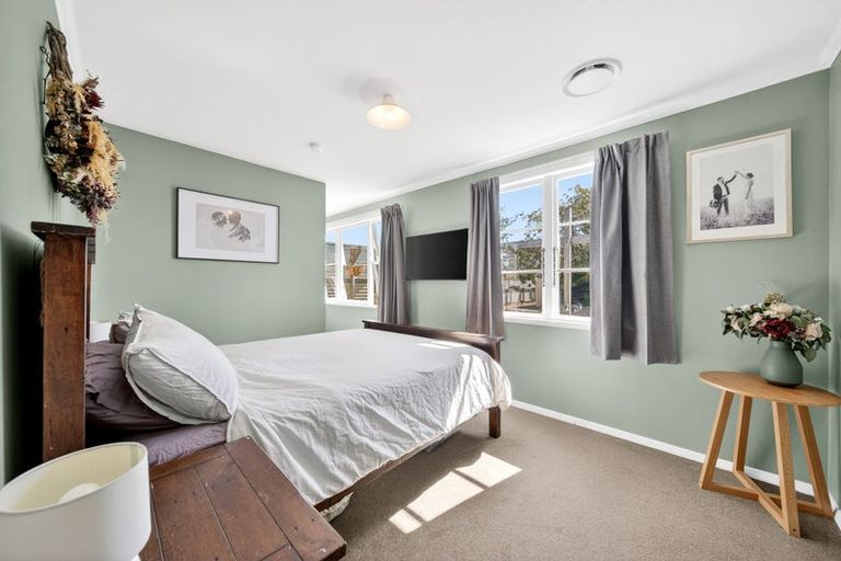 Photo of property in 2 Philip Street, Carterton, 5713