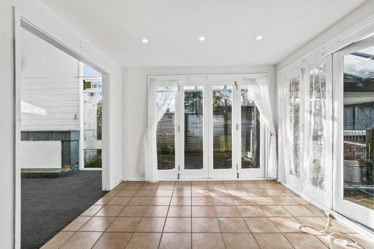 Photo of property in 451 Stokes Valley Road, Stokes Valley, Lower Hutt, 5019