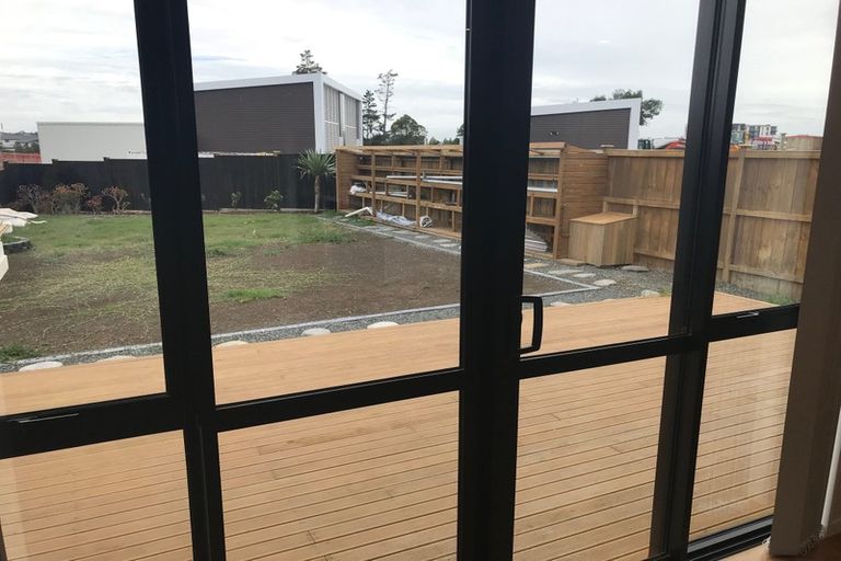 Photo of property in 49 Lockheed Street, Hobsonville, Auckland, 0618