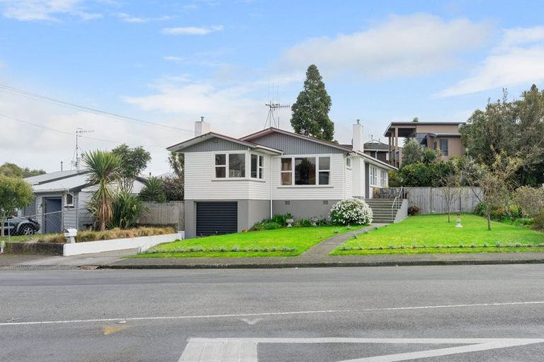 Photo of property in 1 Glen Street, Levin, 5510