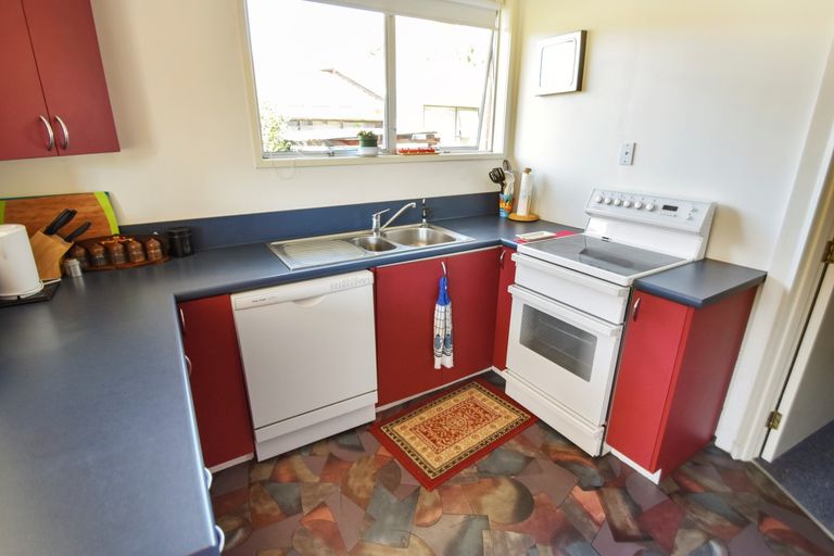 Photo of property in 16 Black Peak Road, Omarama, 9412