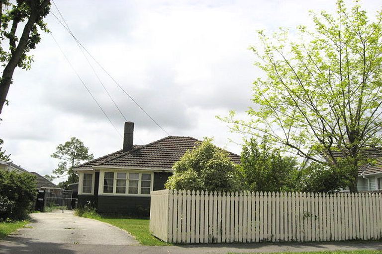 Photo of property in 26 Bateman Avenue, Bryndwr, Christchurch, 8053