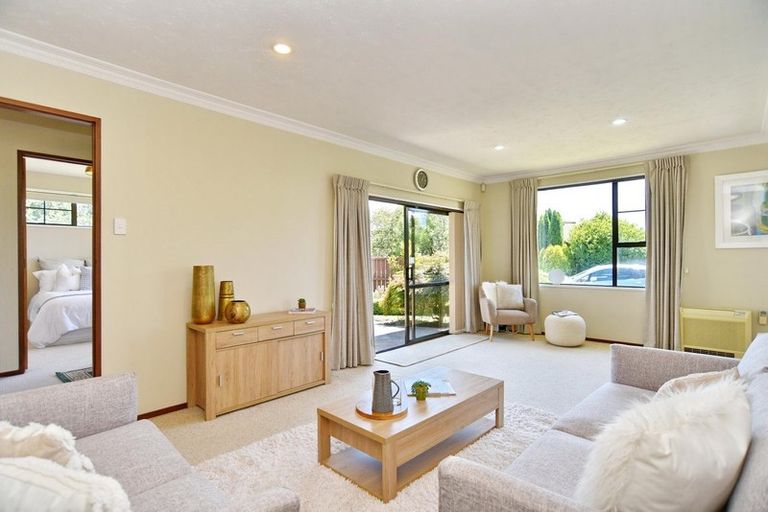 Photo of property in 2 Fiona Place, Hei Hei, Christchurch, 8042