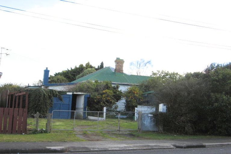 Photo of property in 1 Valentine Street, Papakura, 2110