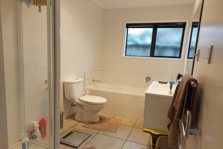 Photo of property in 76 Lough Bourne Drive, Pukekohe, 2120