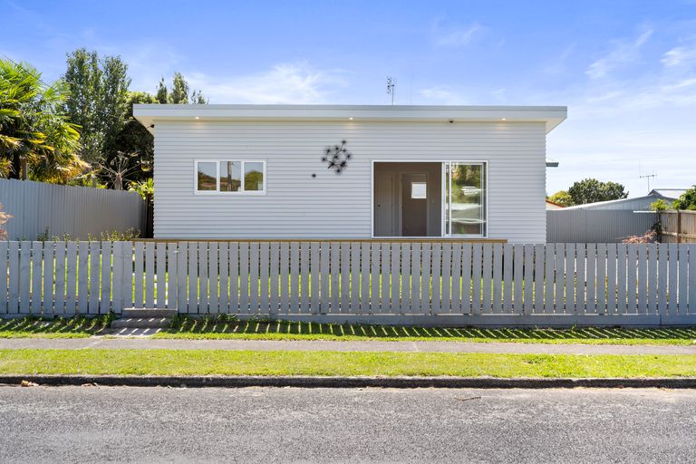 Photo of property in 11 Little Street, Tirau, 3410