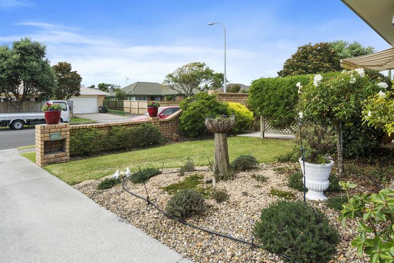 Photo of property in 111 Blake Boulevard, Papamoa Beach, Papamoa, 3118