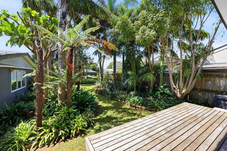 Photo of property in 47 Taihiki Road, Clarks Beach, 2122