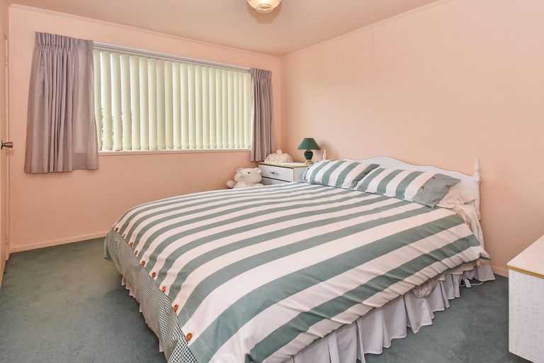Photo of property in 14 Adel Place, Weymouth, Auckland, 2103