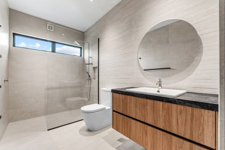 Photo of property in 261 Point Wells Road, Point Wells, 0986