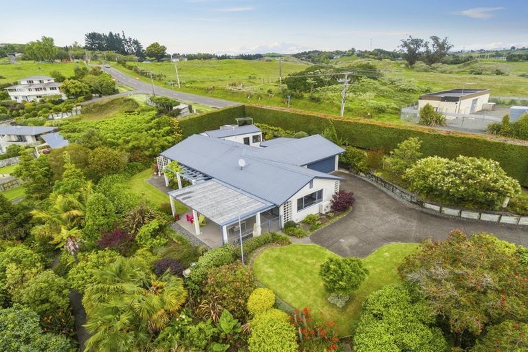 Photo of property in 2 Cashmere Way, Welcome Bay, Tauranga, 3112
