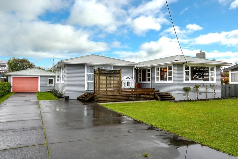 Photo of property in 246 Huatoki Street, Upper Vogeltown, New Plymouth, 4310