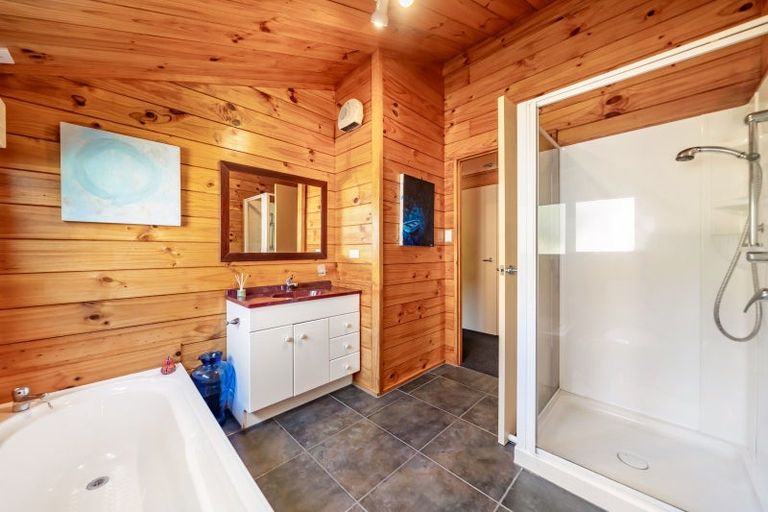 Photo of property in 19 Carlow Grove, Birchville, Upper Hutt, 5018