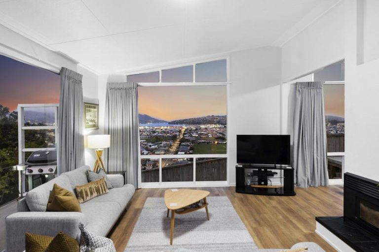 Photo of property in 77 Easther Crescent, Kew, Dunedin, 9012