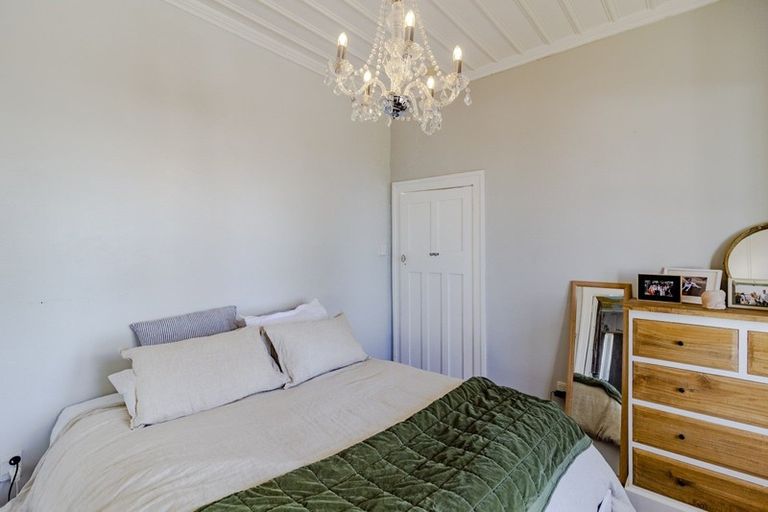 Photo of property in 6 Seaview Terrace, Bluff Hill, Napier, 4110