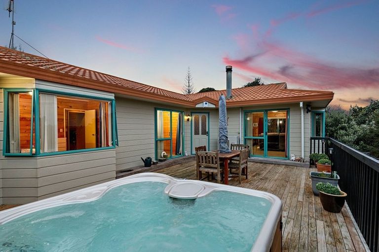 Photo of property in 2/161b Colwill Road, Massey, Auckland, 0614