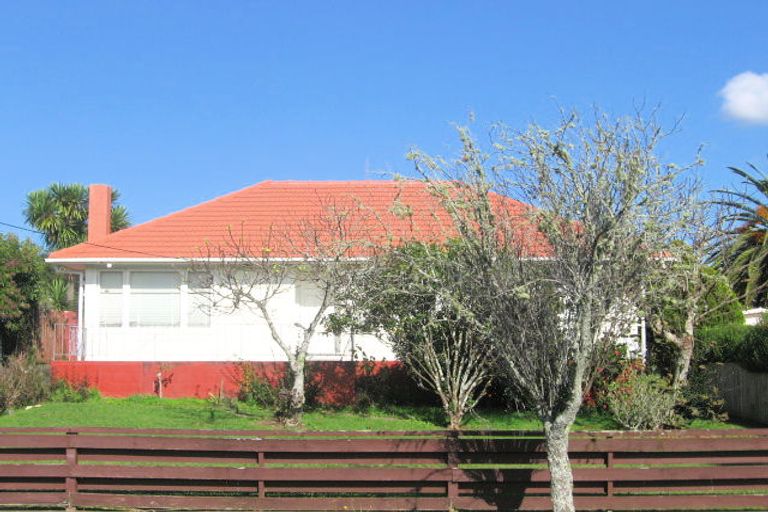 Photo of property in 28 Wilsher Crescent, Henderson, Auckland, 0612