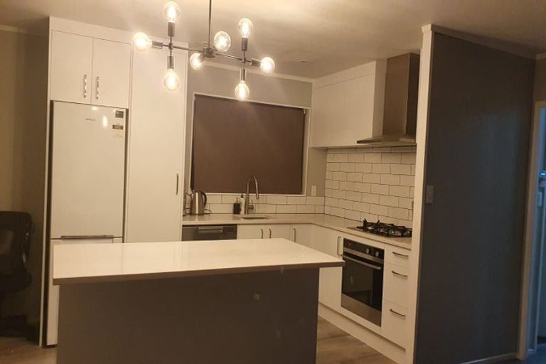 Photo of property in 30 Miriam Corban Heights, Henderson, Auckland, 0612