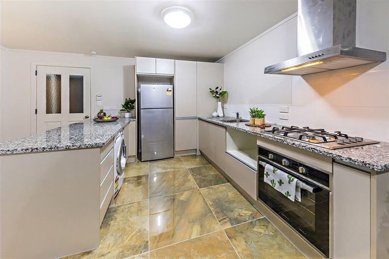 Photo of property in 236 Mahia Road, Weymouth, Auckland, 2103