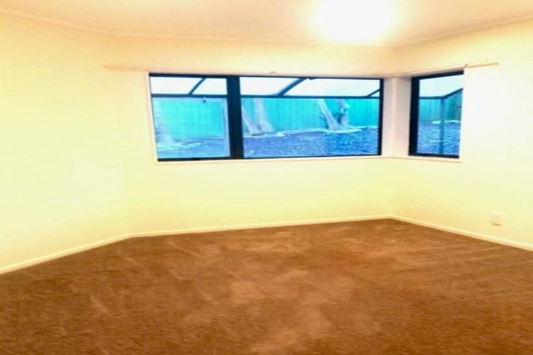 Photo of property in 3 John Brooke Crescent, East Tamaki Heights, Auckland, 2016