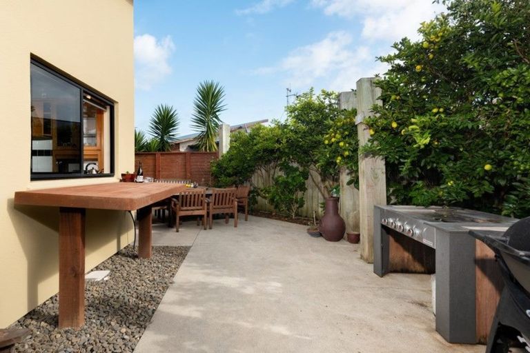 Photo of property in 22 Madeleine Terrace, Papamoa Beach, Papamoa, 3118