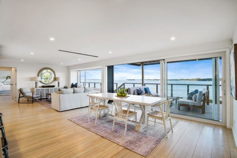 Photo of property in 369 Clifton Road, Whitford, Howick, 2571