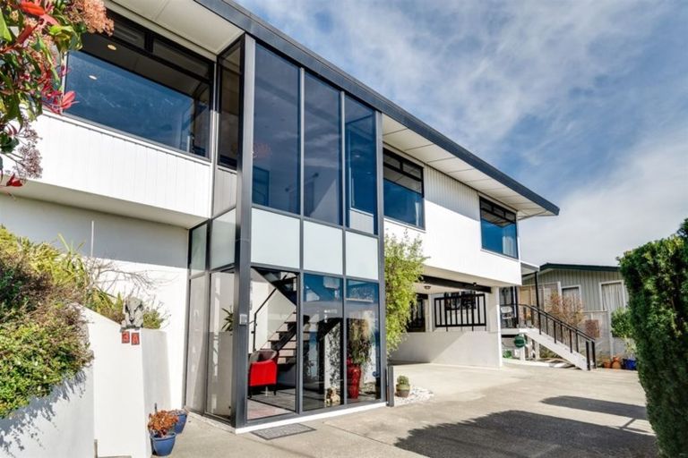 Photo of property in 3a Seapoint Road, Bluff Hill, Napier, 4110