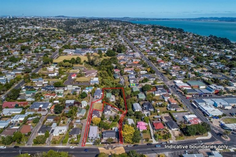 Photo of property in 115 Beach Haven Road, Beach Haven, Auckland, 0626