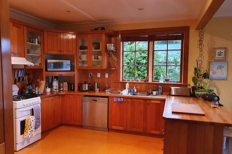 Photo of property in 36 Buckingham Street, Melrose, Wellington, 6023