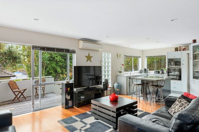 Photo of property in 37 Vista Motu, Red Beach, 0932