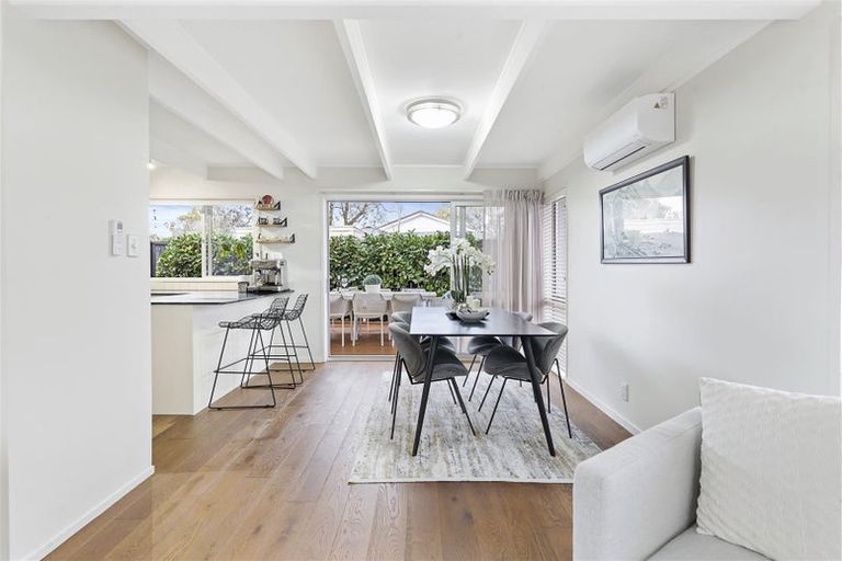 Photo of property in 10 Sanctuary Point, Sunnyhills, Auckland, 2010